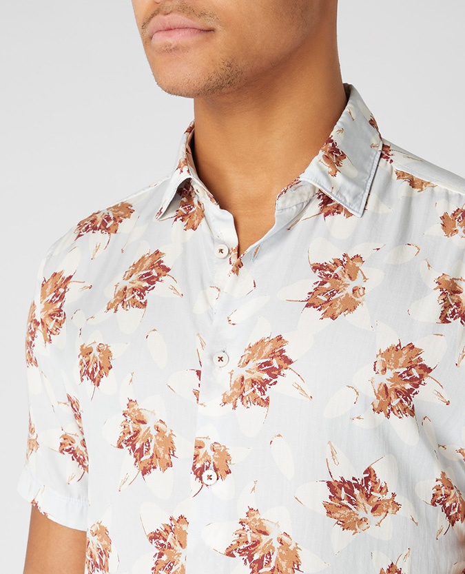 Tapered Fit Print Short Sleeve Shirt
