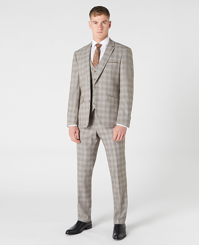 Tapered Fit Stretch 3 Piece Suit